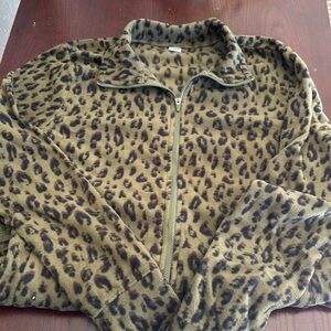 Fleece zip up jacket. Old Navy Active. Leopard Print.